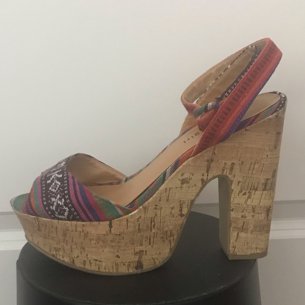 Madden girl boho tribals print platform heels sz 7